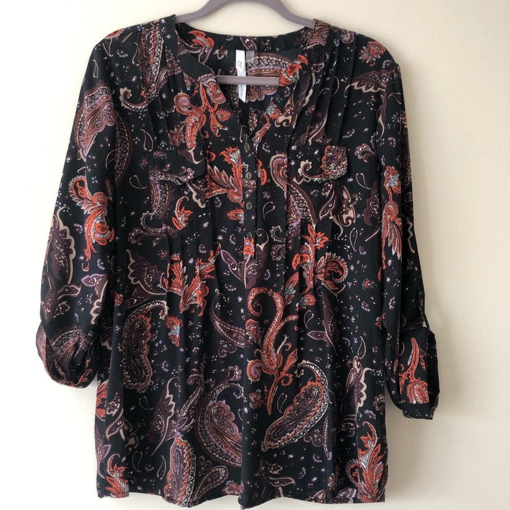 EUC 3/4 sleeve paisley printed blouse